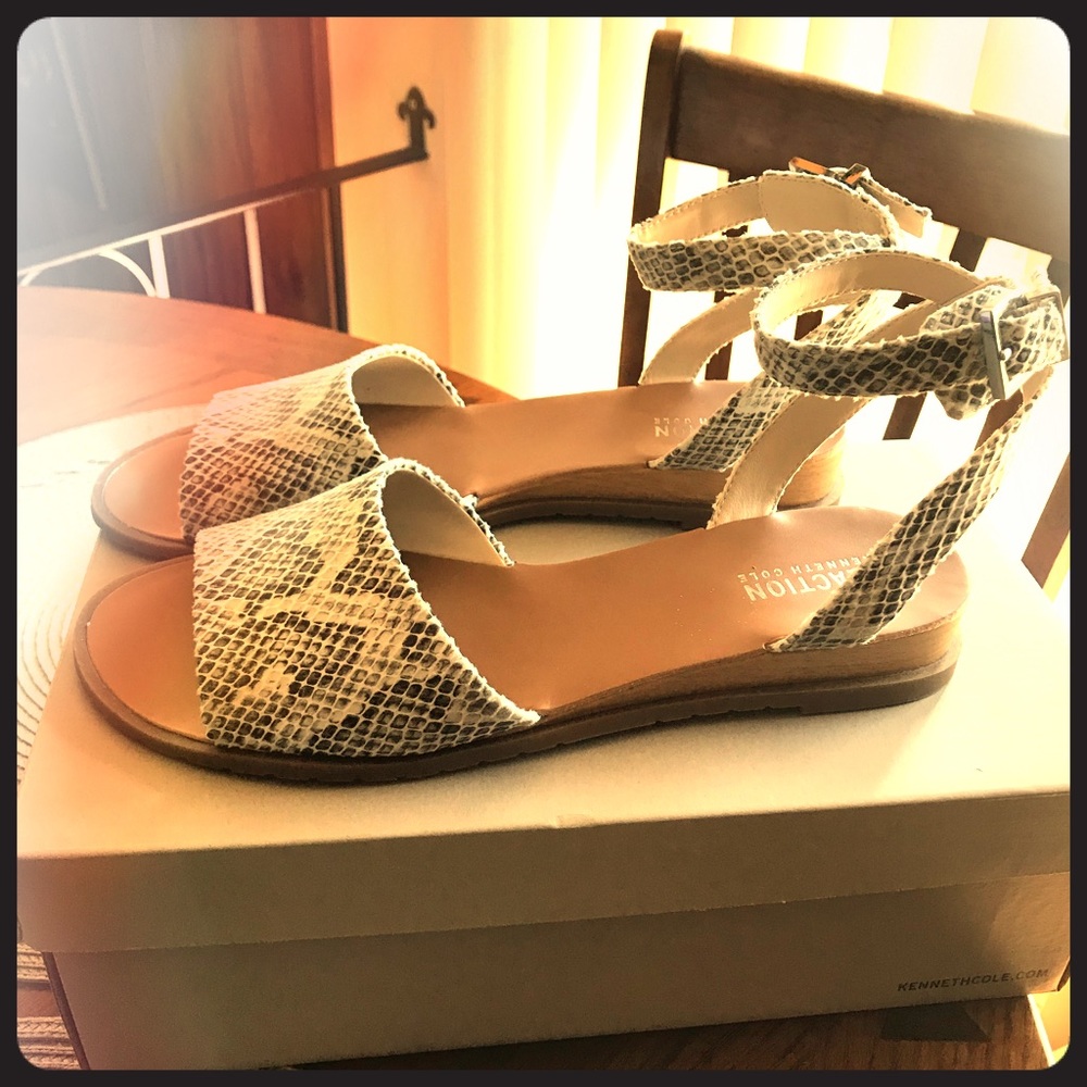 Multi color scandals